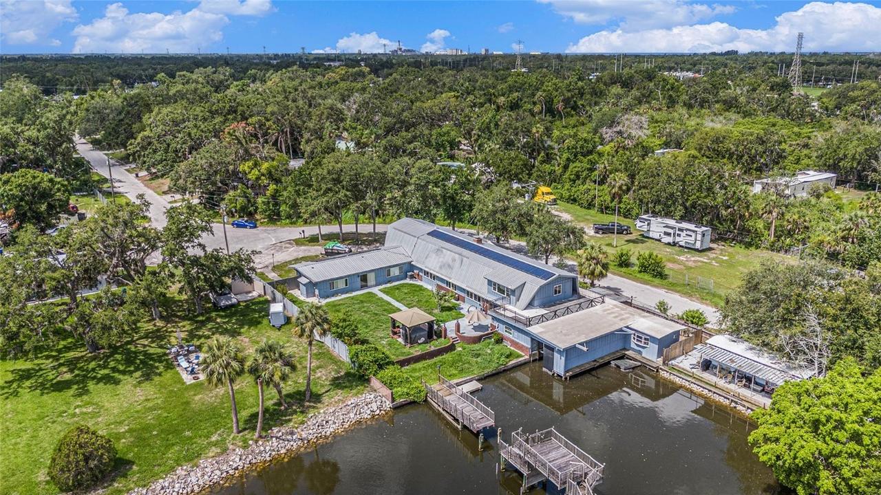 9938 Alavista Dr., Gibsonton, FL 33534