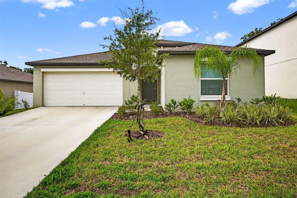 36618 Garden Wall Way, Zephyrhills, FL 33541