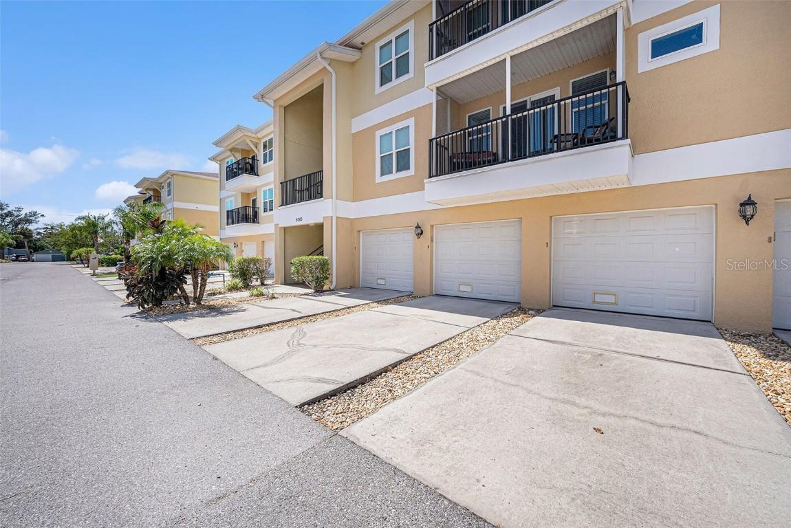 5065 Royal Palms Way #303, New Port Richey, FL 34652