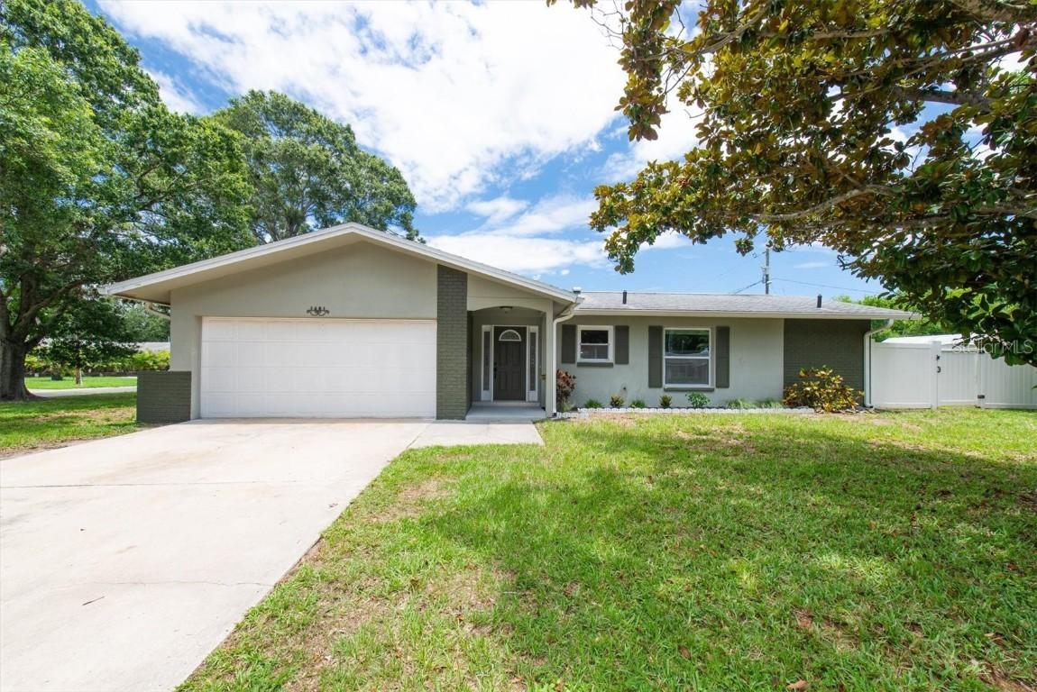 1461 S Hillcrest Ave., Clearwater, FL 33756