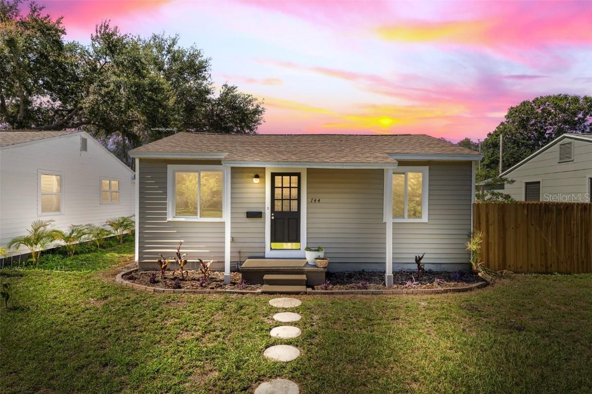 744 53rd Ter., St Petersburg, FL 33703