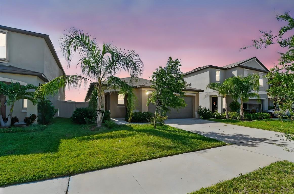 9437 Lemon Drop Loop, Sun City Center, FL 33573