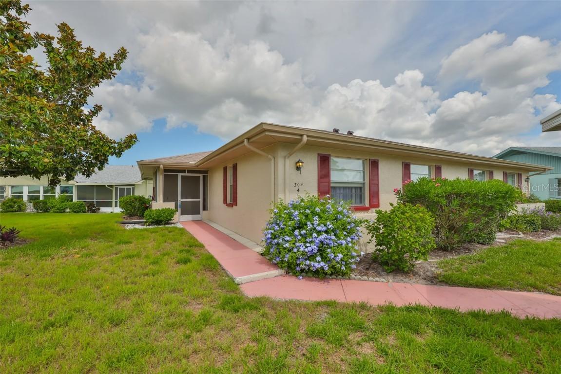 304 Fowling Ct. #A, Sun City Center, FL 33573