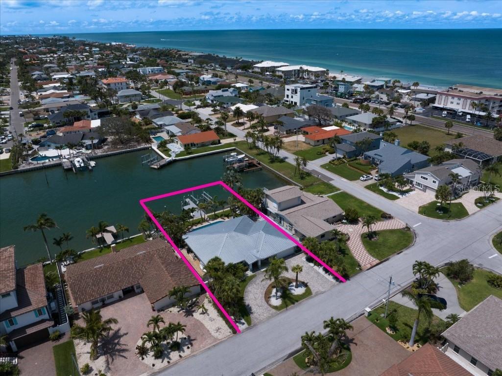 202 Howard Dr., Belleair Beach, FL 33786