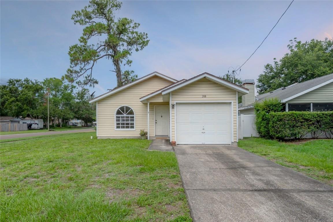 208 Oakwood Blvd., Oldsmar, FL 34677