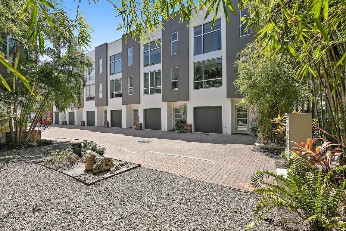 325 S 5th Ave. #9, St Petersburg, FL 33701