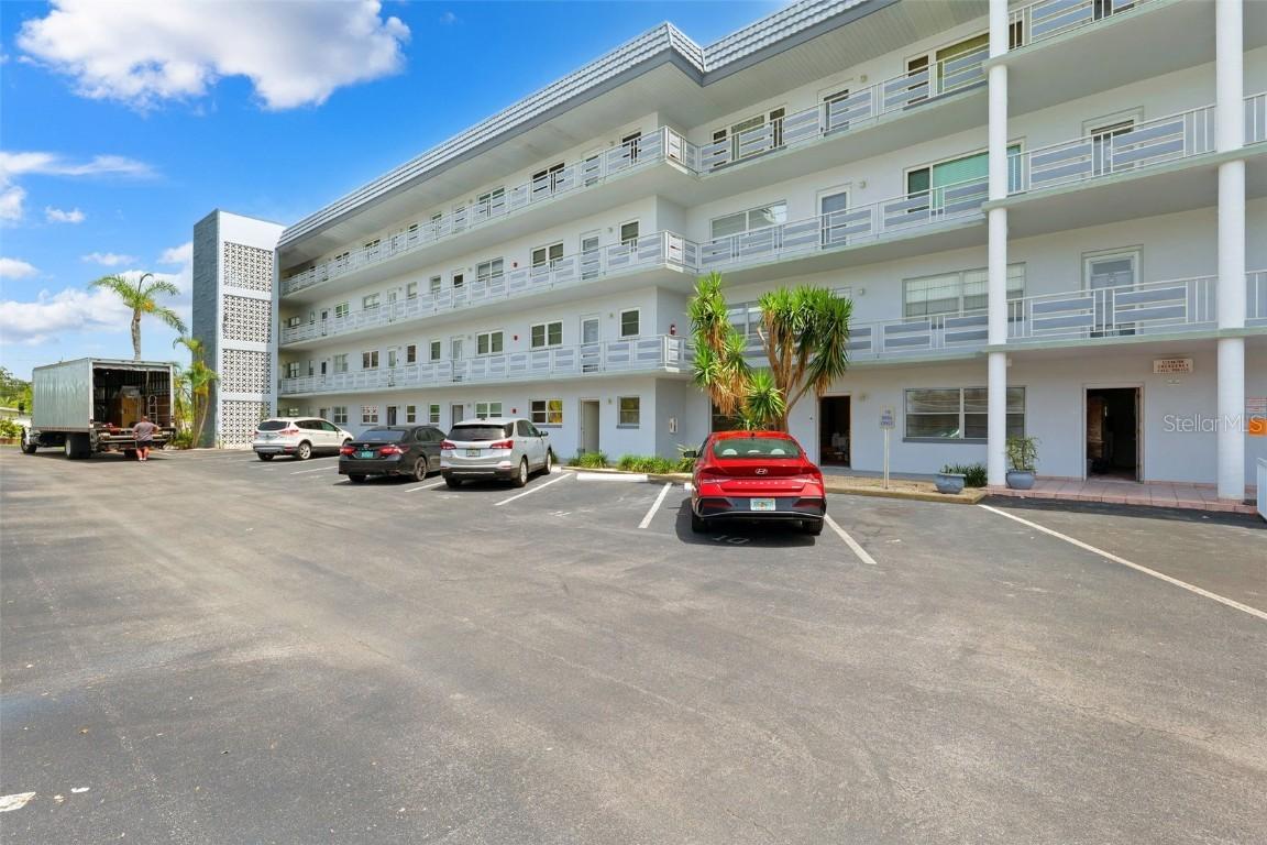 3018 59th St. #405, Gulfport, FL 33707