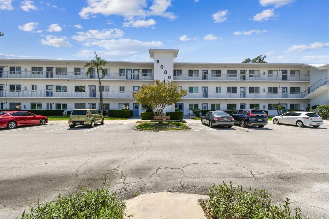 8080 112th St. #108, Seminole, FL 33772