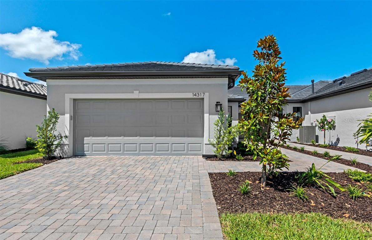 14317 Eagle Branch Dr., Nokomis, FL 34275