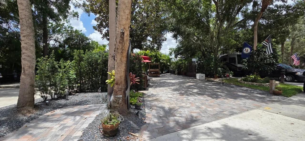 127 Stallion Ln., River Ranch, FL 33867