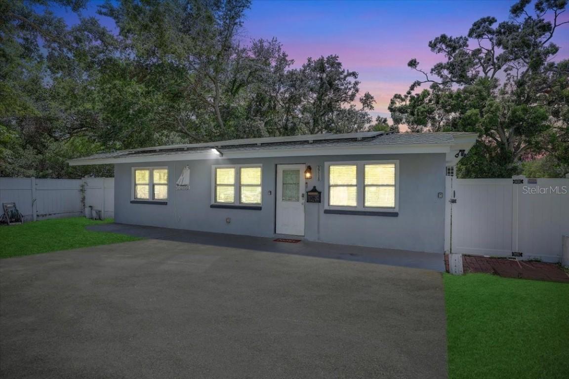 2718 Boca Ciega Dr., St Petersburg, FL 33710