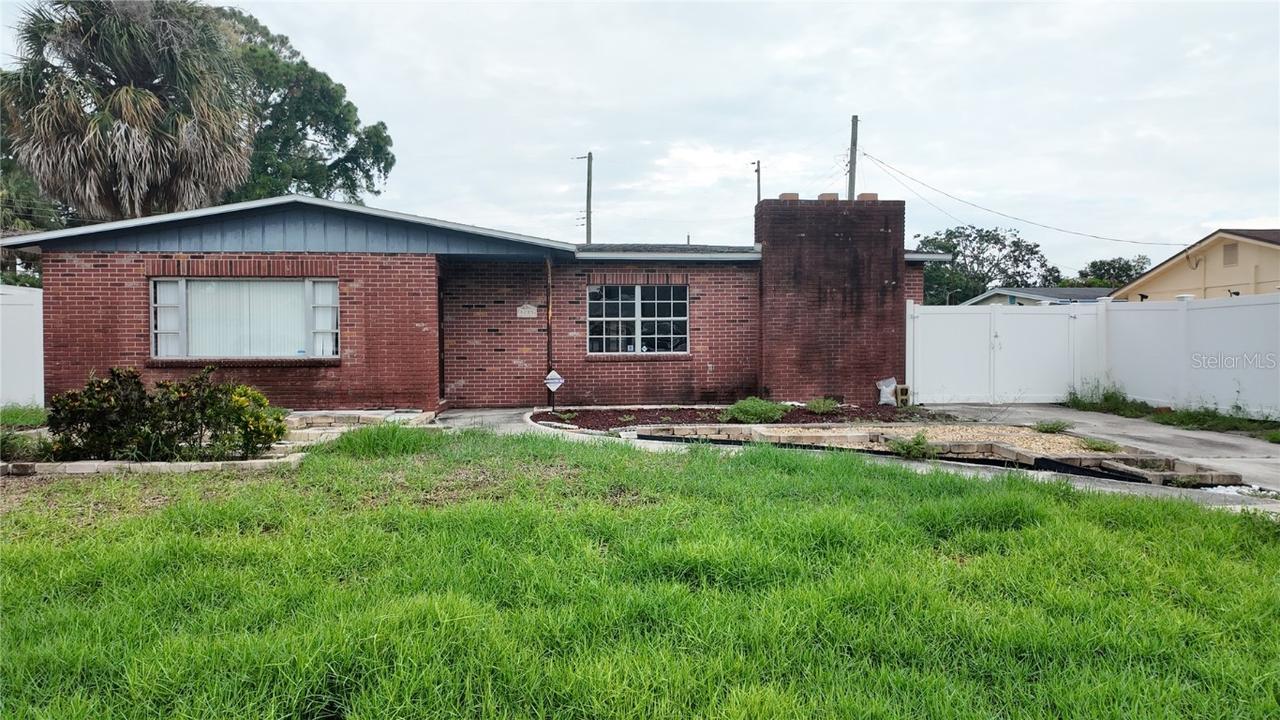8205 Tanglewood Ln., Tampa, FL 33615