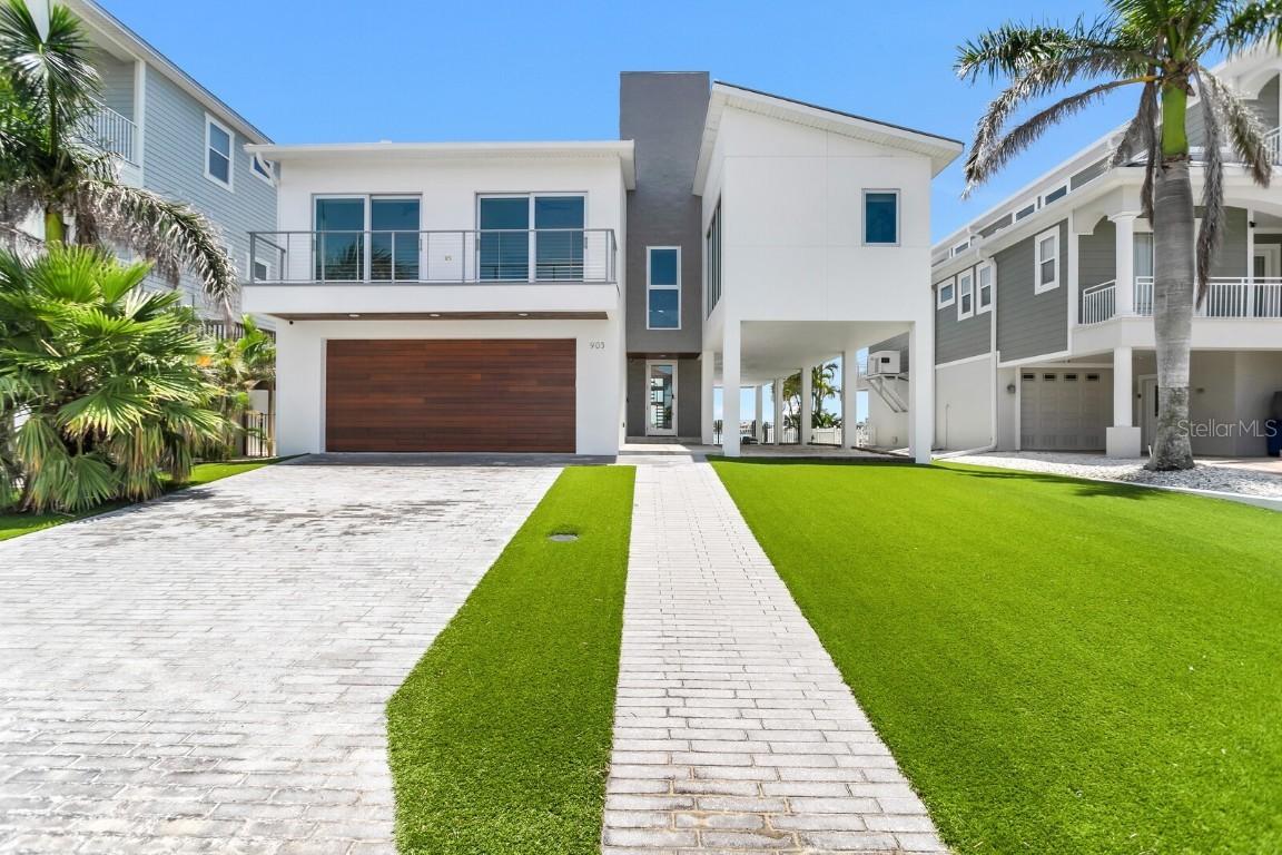 905 Bay Point Dr., Madeira Beach, FL 33708