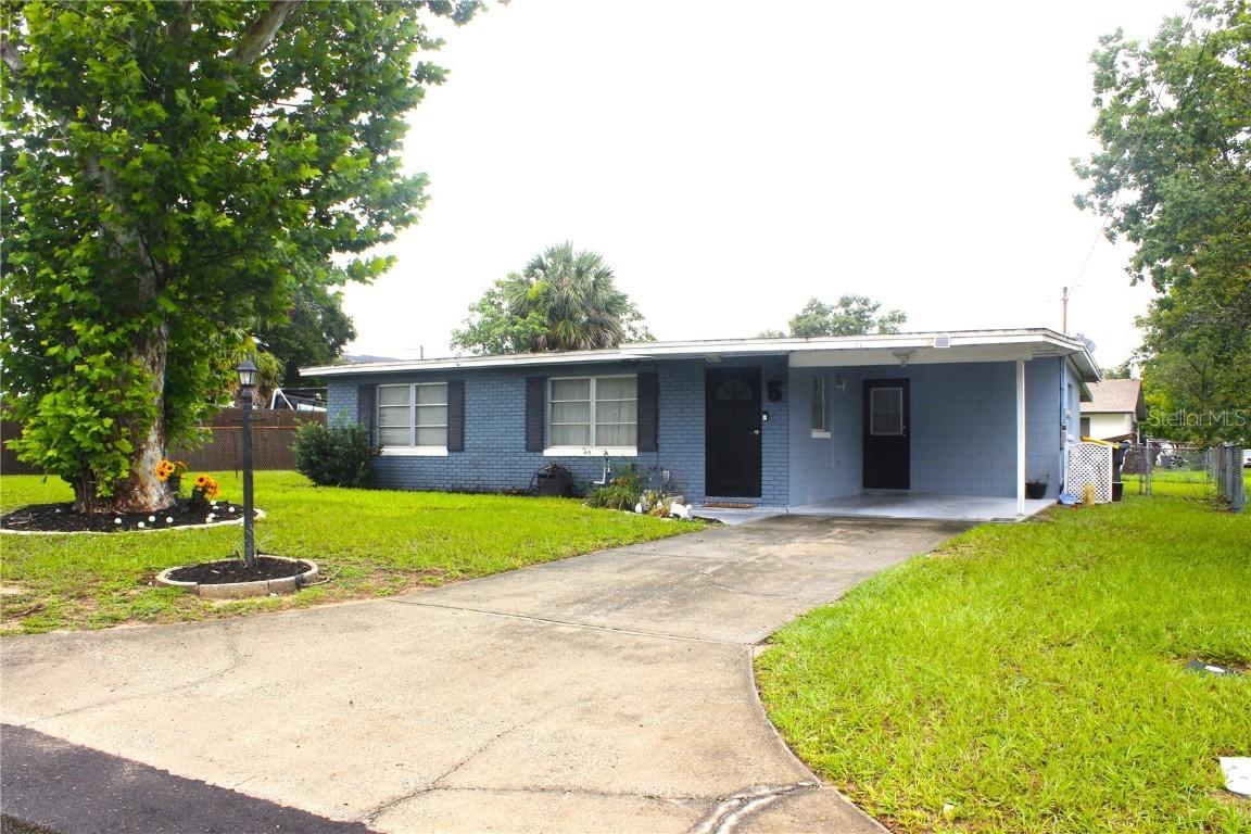 5 Moonlight Ln., Winter Haven, FL 33884