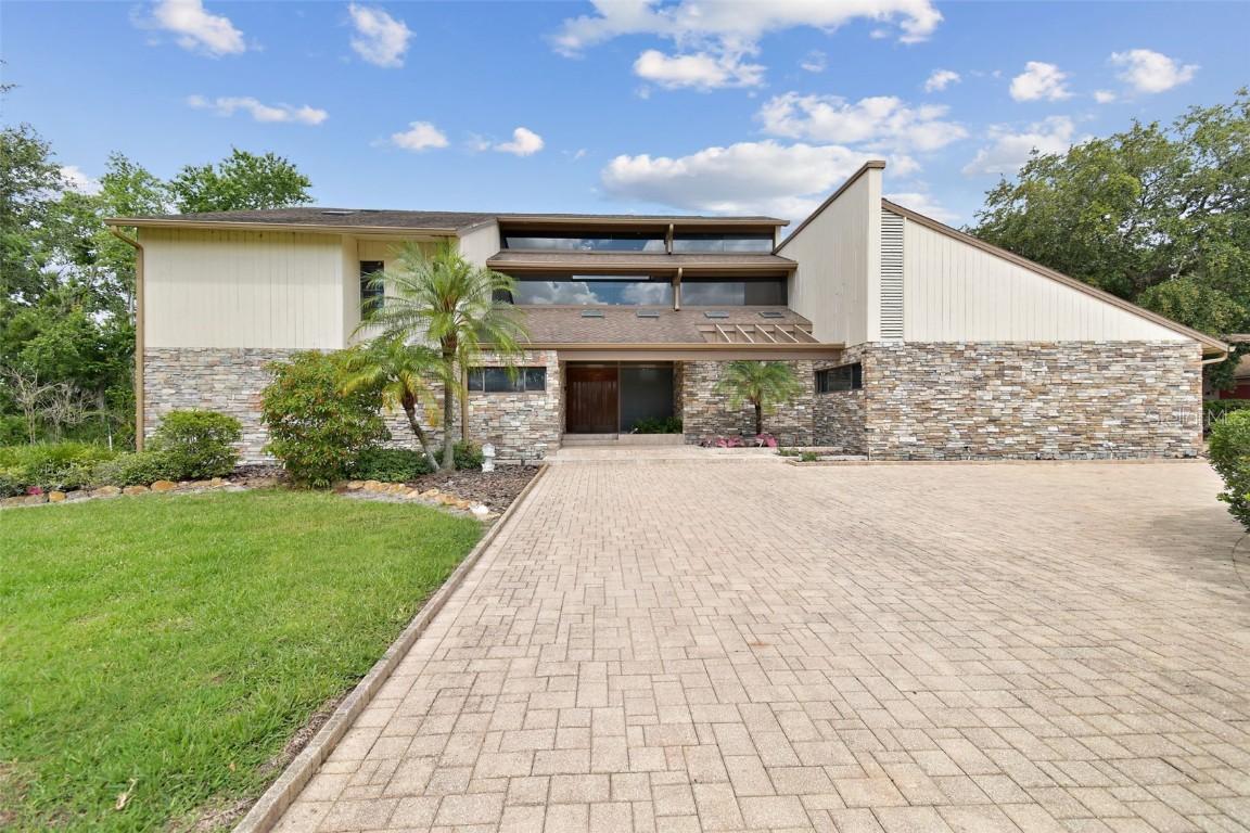 2103 N Golfview Dr., Plant City, FL 33566