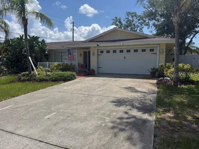 10185 Santiago Ct., Seminole, FL 33776