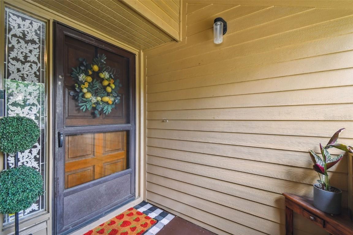 4114 Pinelake Ln. #202, Tampa, FL 33618