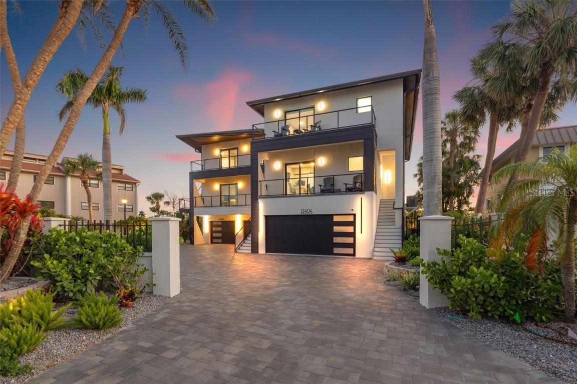 12400 Capri Cir., Treasure Island, FL 33706