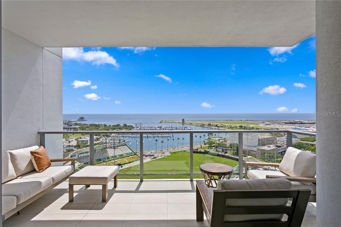 301 1st St. #1601, St Petersburg, FL 33701