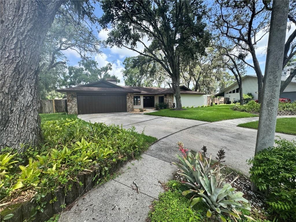 2102 Doefield Ct., Valrico, FL 33596