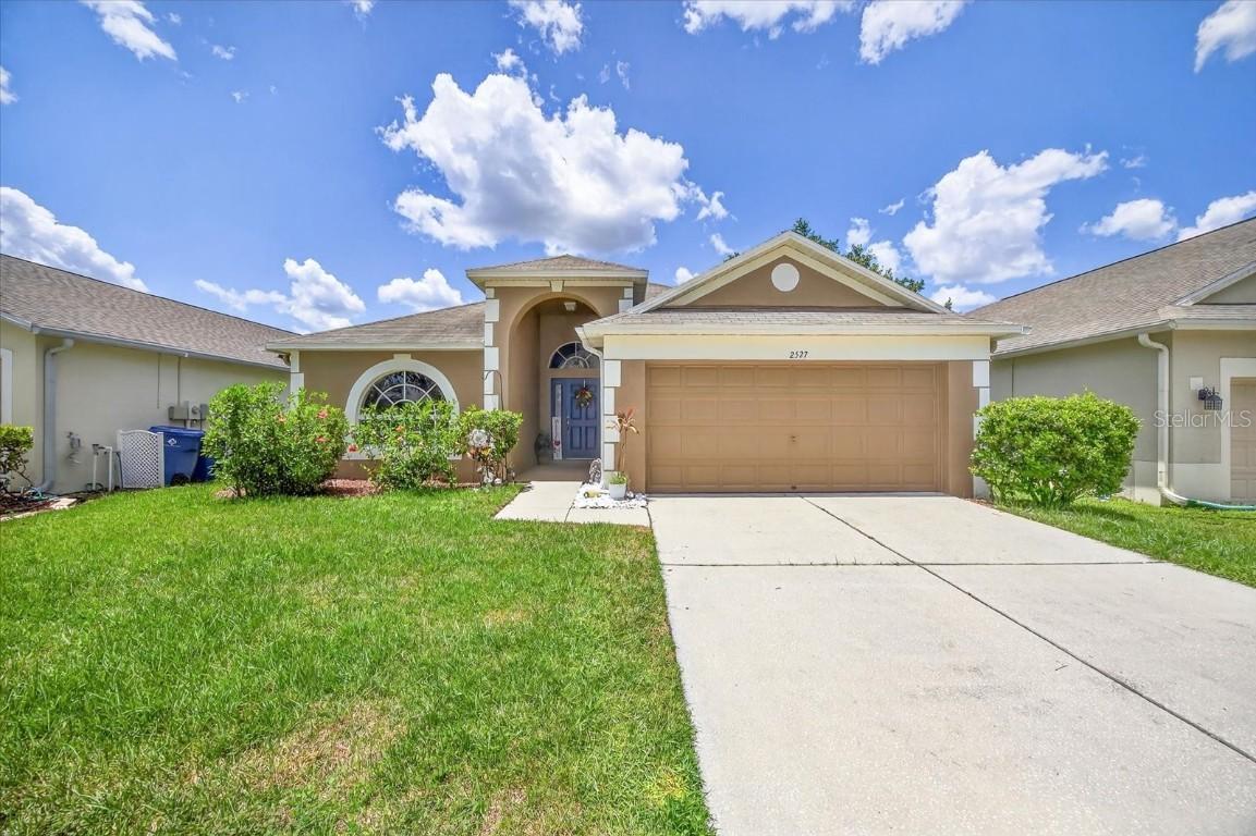 2527 Butterfly Landing Dr., Land O Lakes, FL 34638