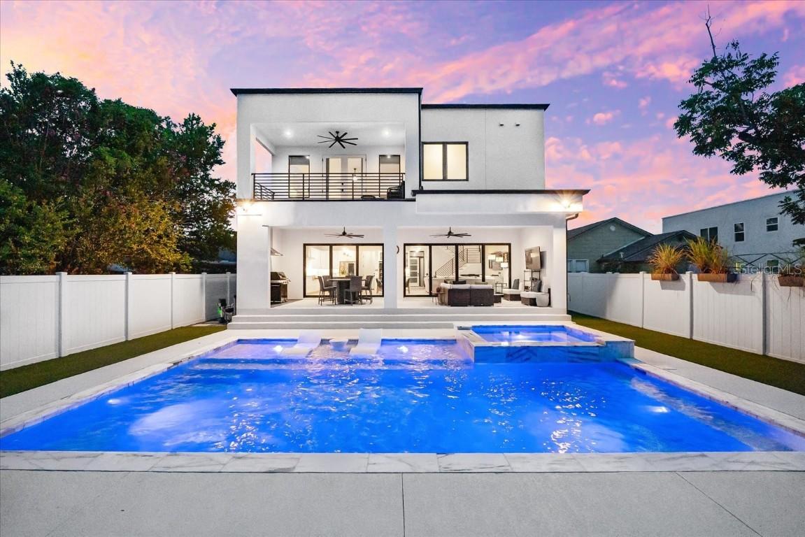 2707 N Ridgewood Ave., Tampa, FL 33602