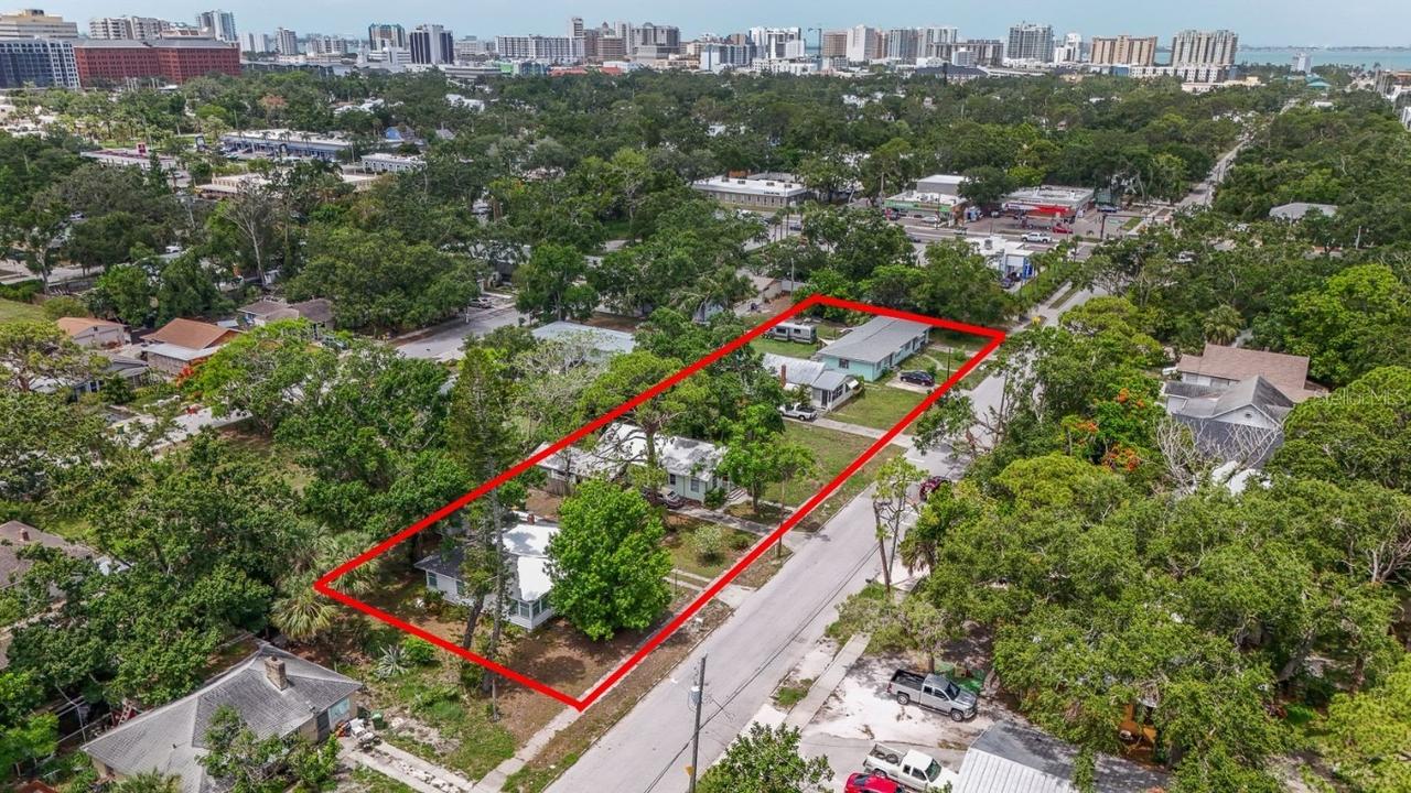 2050-2026 10th St., Sarasota, FL 34237