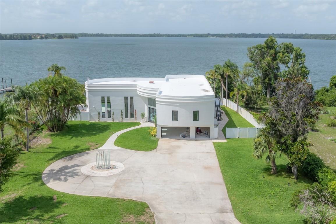 11313 Knights Griffin Rd., Thonotosassa, FL 33592
