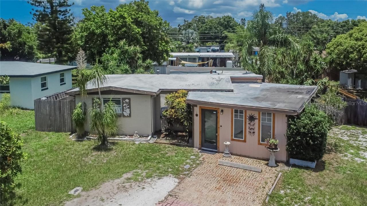 10549 112th Ave., Largo, FL 33773