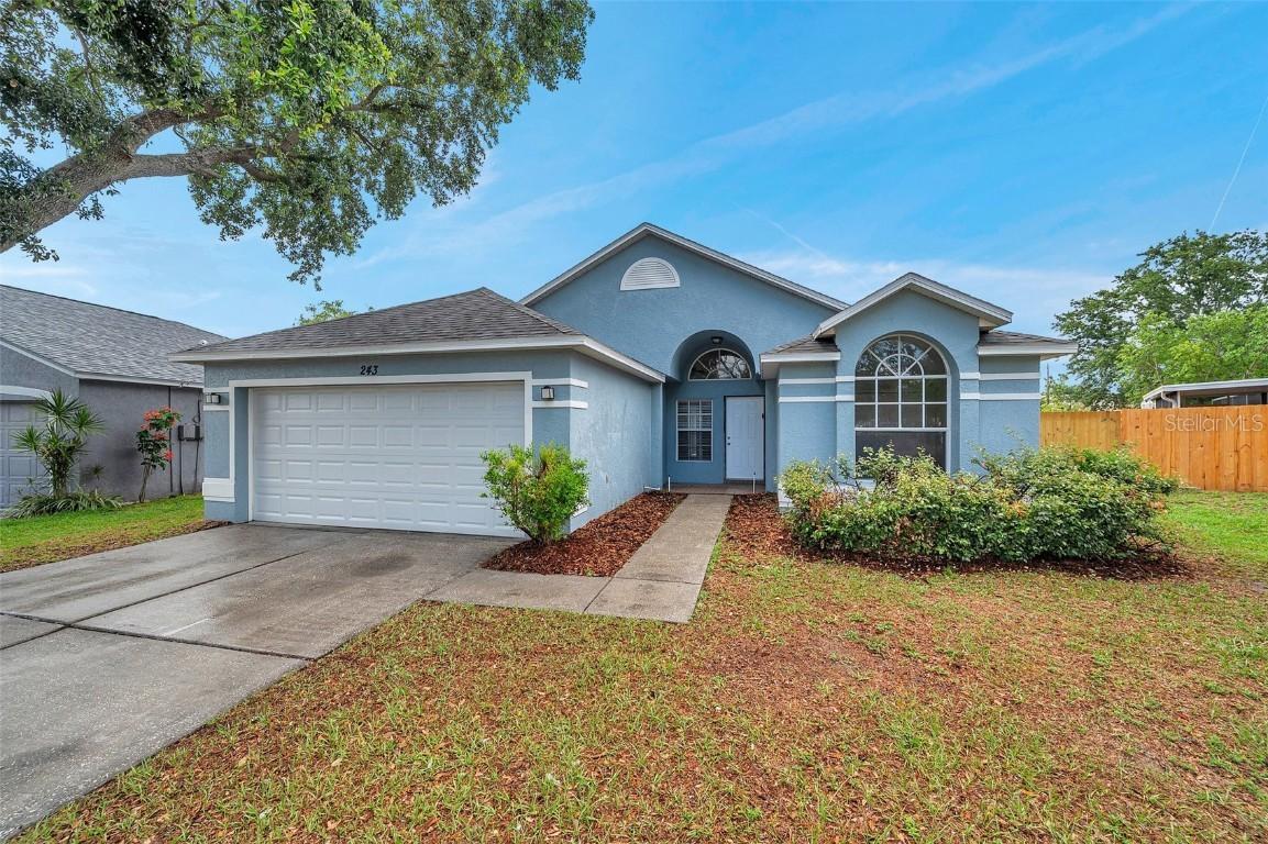 243 Chardonnay Pl., Valrico, FL 33594