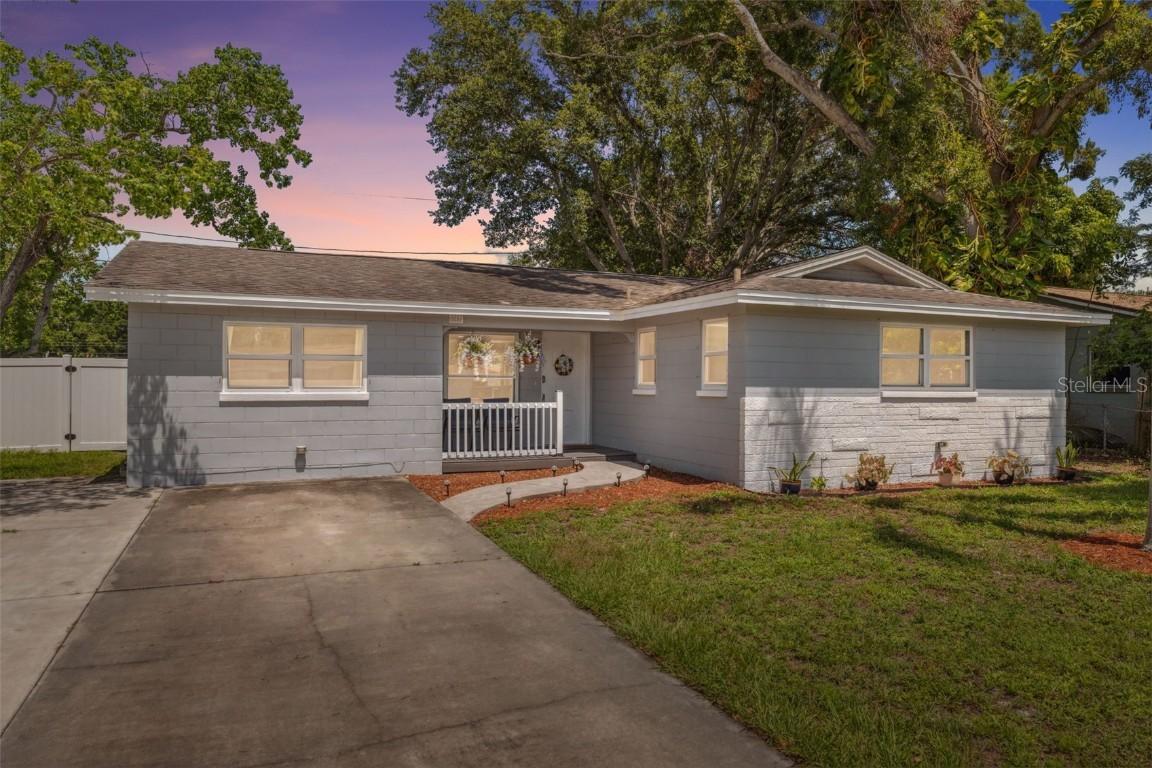 8897 54th St., Pinellas Park, FL 33782