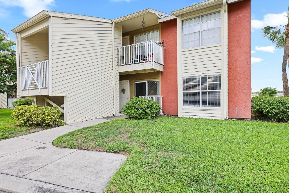 302 Lake Parsons Green #104, Brandon, FL 33511