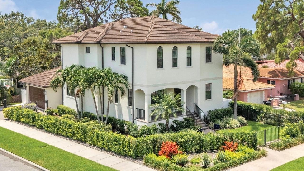 101 Bandera Way, St Petersburg, FL 33704