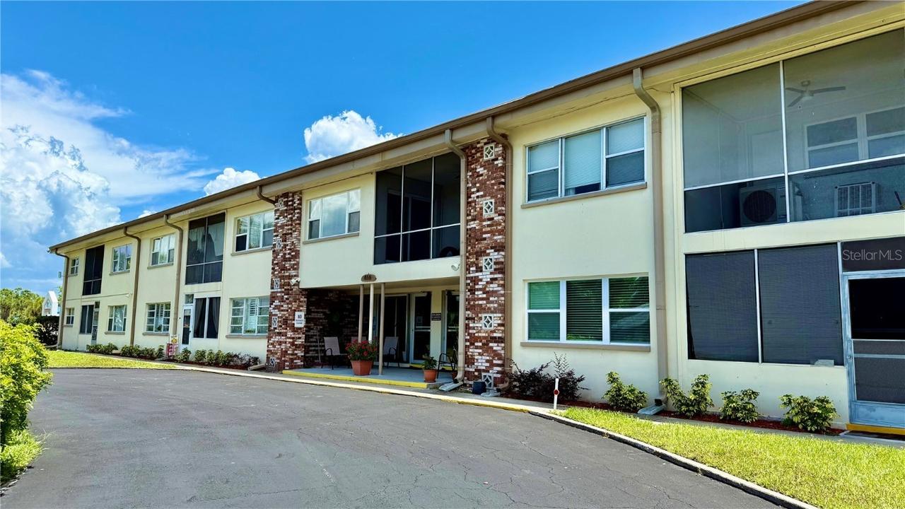 416 73rd Ave. #206, St Petersburg, FL 33702