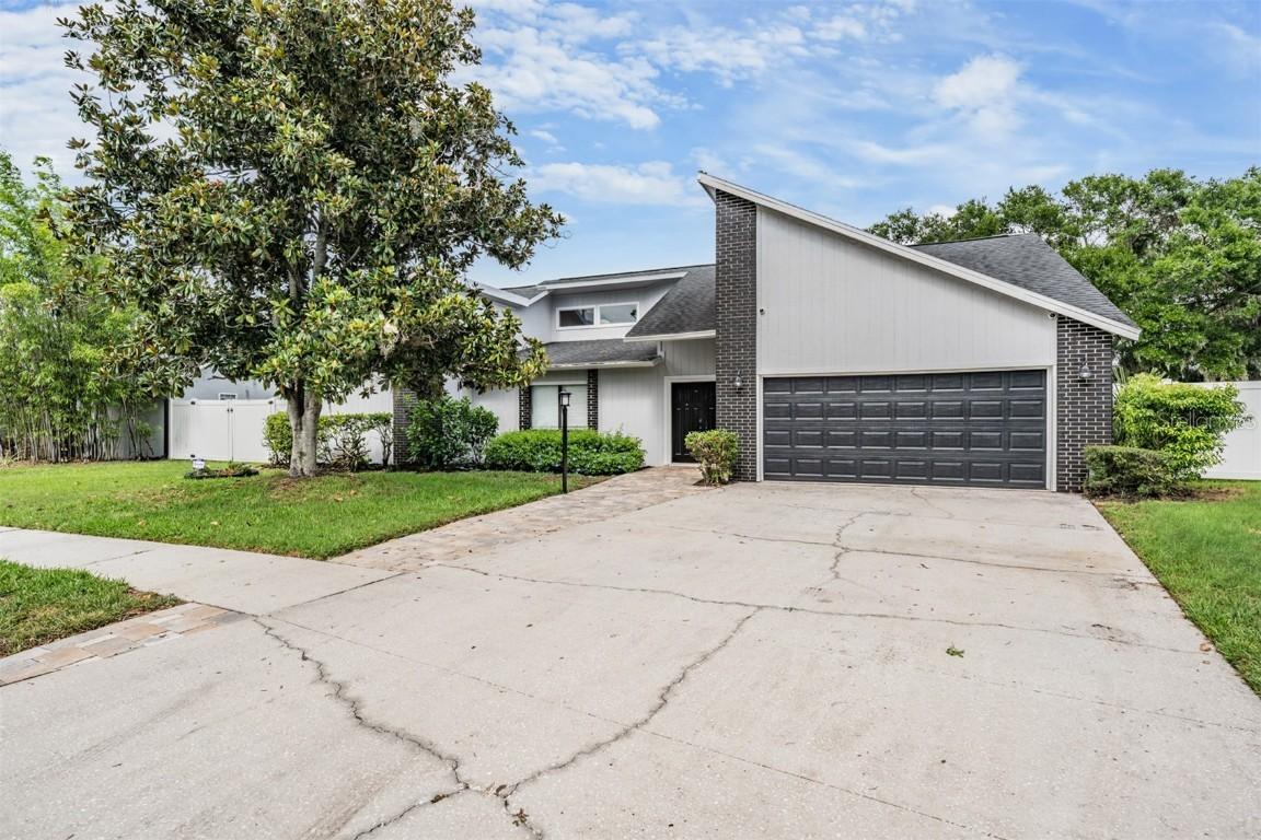 1222 Rainbrook Cir., Valrico, FL 33596