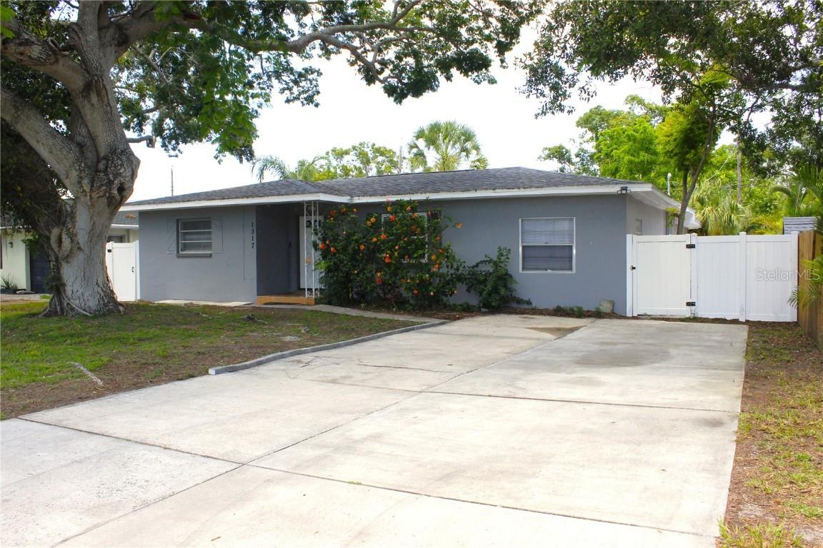 1317 S Betty Ln., Clearwater, FL 33756
