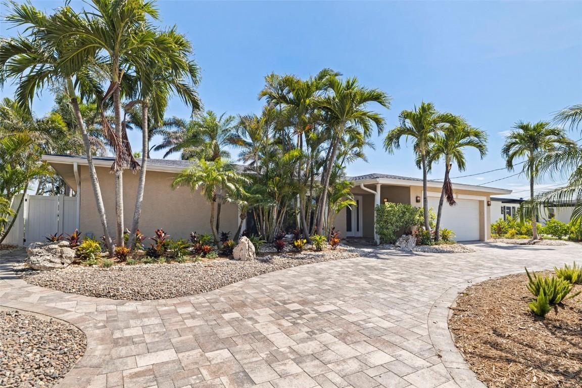 417 41st Ave., St Pete Beach, FL 33706