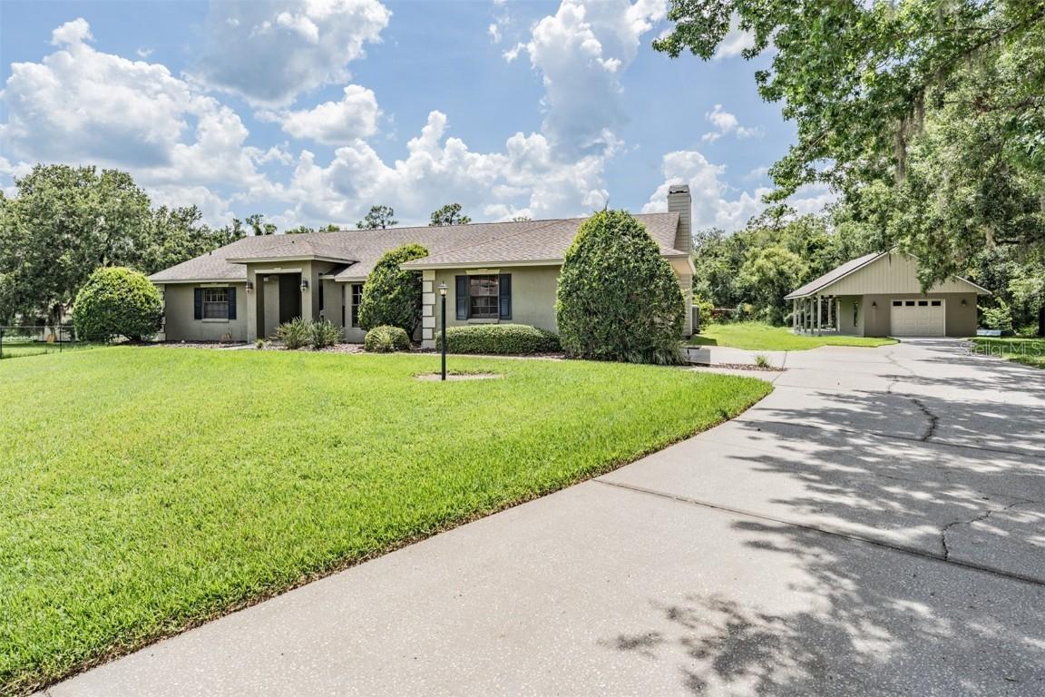 2925 Deerbrook Dr., Lakeland, FL 33811