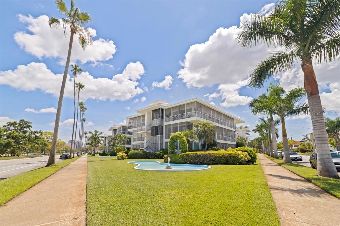 1060 N Shore Dr. #6, St Petersburg, FL 33701