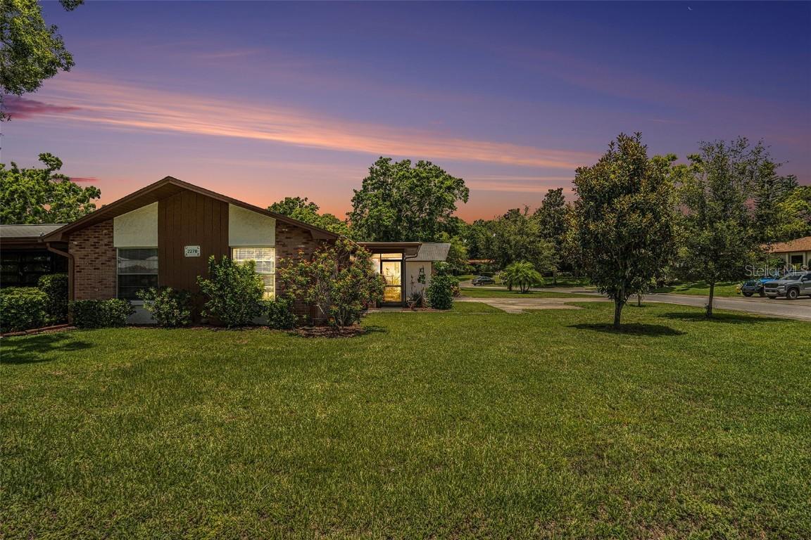 2270 Spruce Ln. #B, Palm Harbor, FL 34684