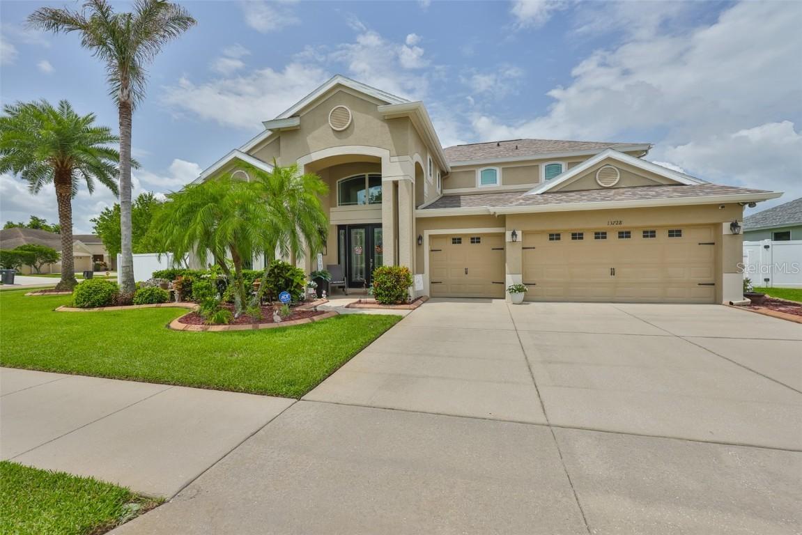 13728 Artesa Bell Dr., Riverview, FL 33579