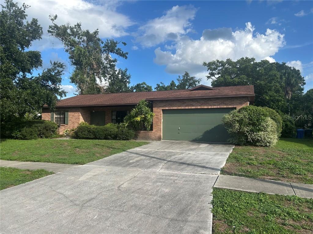 1813 Laurel Oak Dr., Valrico, FL 33596