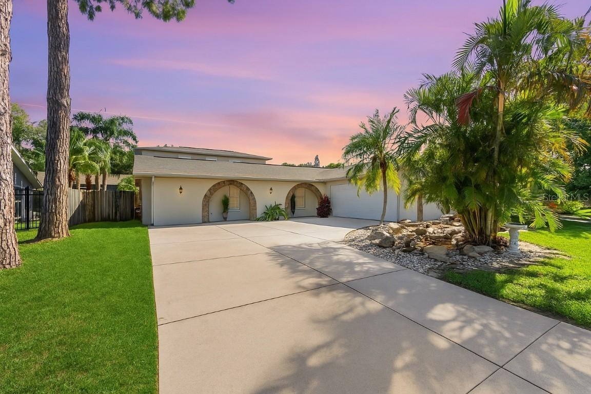 218 N Bay Hills Blvd., Safety Harbor, FL 34695