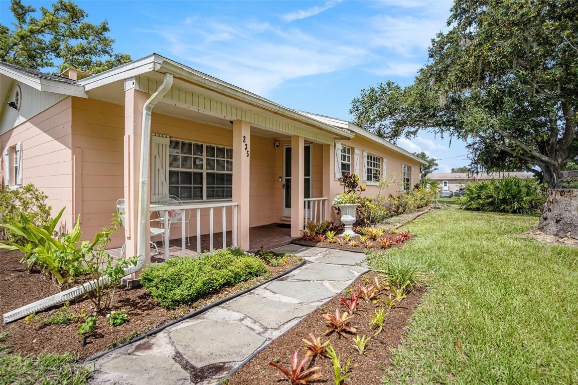 235 Old Welcome Rd., Lithia, FL 33547