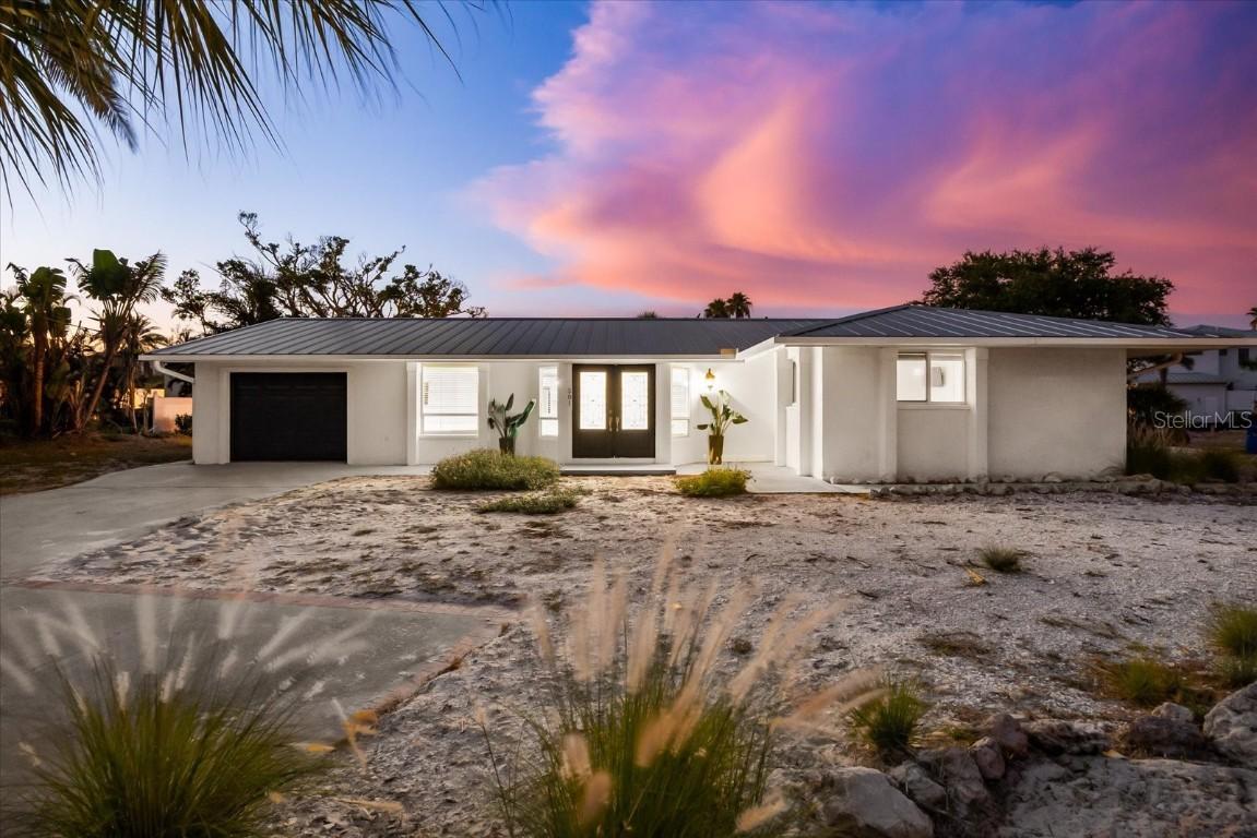501 De Narvaez Dr., Longboat Key, FL 34228