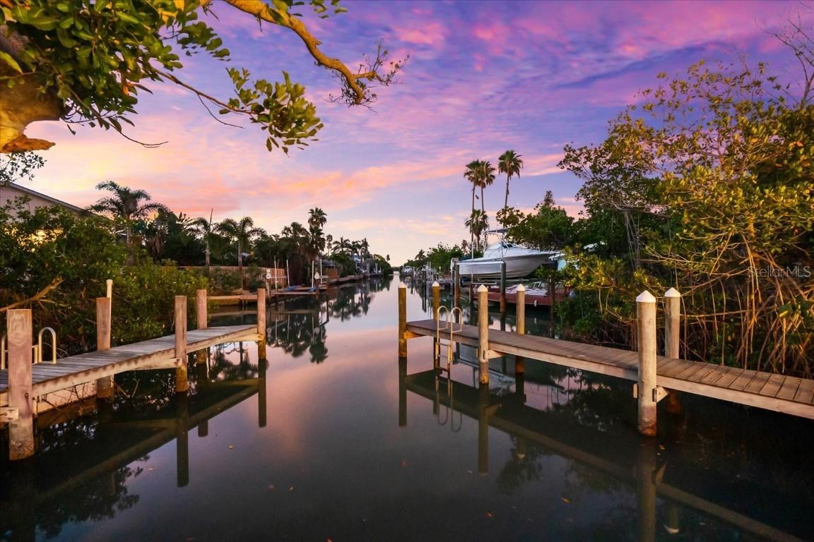 501 De Narvaez Dr., Longboat Key, FL 34228