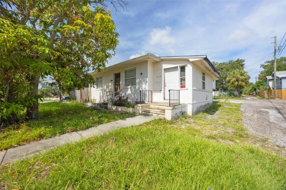 1919 Dr Martin Luther King Jr St. #J, St Petersburg, FL 33705