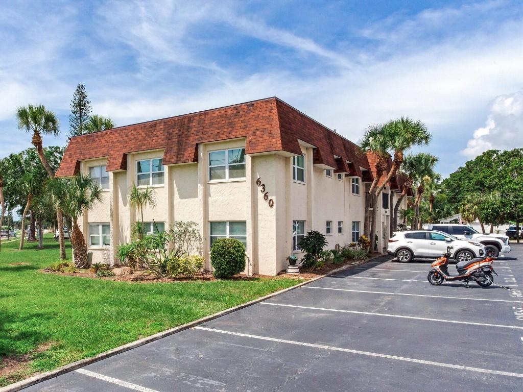 6360 1st St. #202, St Petersburg, FL 33702