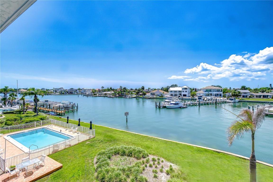 340 Pinellas Bayway #304, St Petersburg, FL 33715