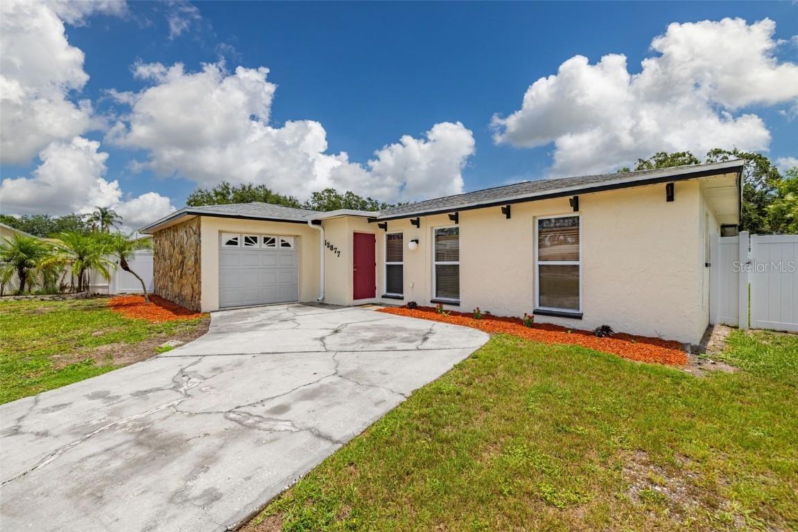 12877 Palm Dr., Largo, FL 33774
